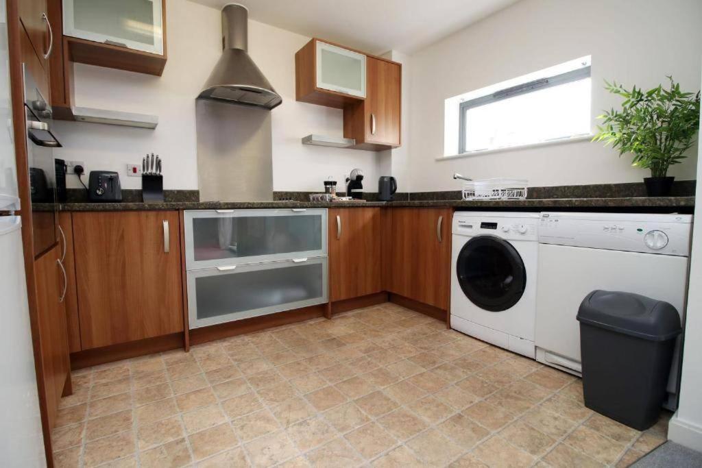 The Observatory By Mia Living 2 Bedroom Apartment Overlooking Swansea Beach With Free Parking Exterior photo